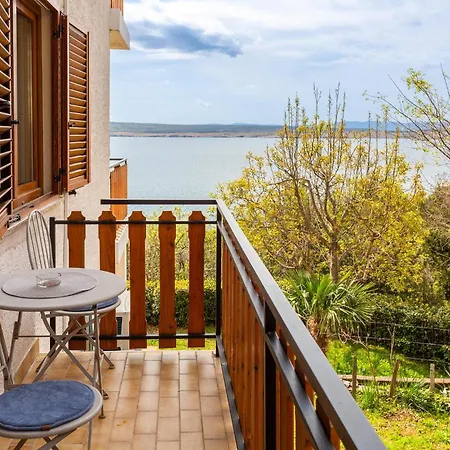 شقة Cozy In With Kitchen