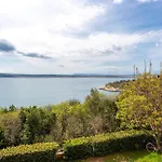 Apartmán Gorgeous In With House Sea View